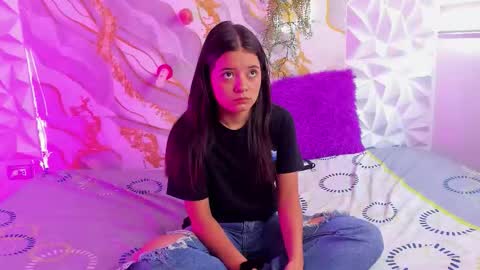 Snapshot of xqueen_of_pleasurex chatting on February 2026 12:17:02 PM sara and thiago online show from February 2026 12:17:02 PM