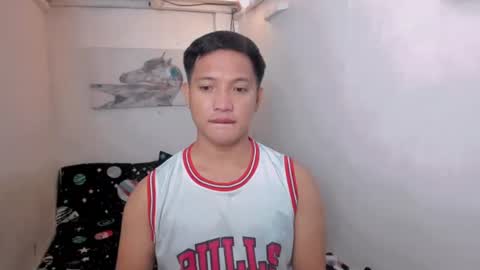 xsebastian19 online show from June 2026 05:15:02 PM