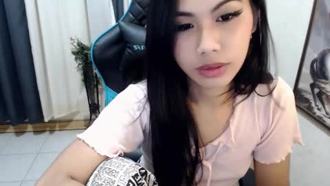 Snapshot of xseductive_airax chatting on December 2024 08:18:01 PM aira online show from December 2024 08:18:01 PM