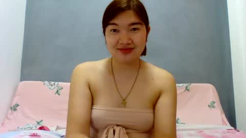 HI IM PAULINE online show from November 2025 12:16:02 AM
