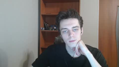 traqqq online show from October 2025 07:43:01 PM