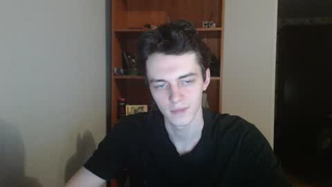 traqqq online show from November 2025 05:57:02 PM