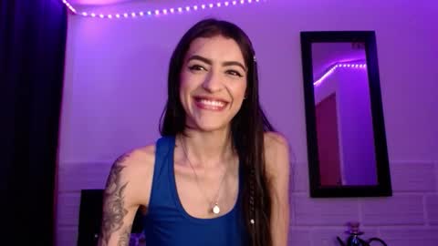 Snapshot of xx_johnson_xx chatting on November 2025 04:44:01 AM VALE online show from November 2025 04:44:01 AM