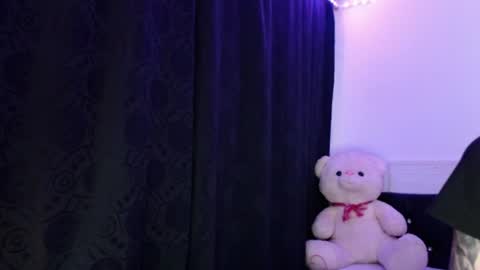 Snapshot of xx_johnson_xx chatting on July 2026 07:14:01 AM VALE online show from July 2026 07:14:01 AM