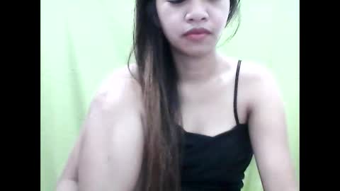 Snapshot of xx_winwin_xx chatting on October 2025 10:31:01 PM Mariel online show from October 2025 10:31:01 PM