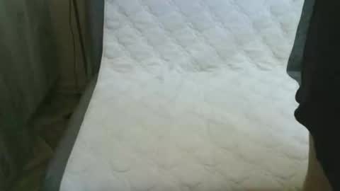 Snapshot of xxalexis chatting on November 2025 08:00:01 PM HotMomAlex online show from November 2025 08:00:01 PM