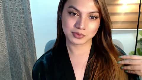 Snapshot of xxjulielovesyouxx chatting on December 2024 04:30:01 PM July online show from December 2024 04:30:01 PM