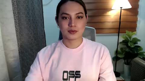 Snapshot of xxjulielovesyouxx chatting on January 2025 03:02:01 PM July online show from January 2025 03:02:01 PM