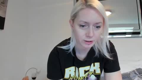 Snapshot of xxkimber_bentonxx chatting on November 2025 11:10:01 AM Next online Monday to Friday 10am till 2pm UK time online show from November 2025 11:10:01 AM