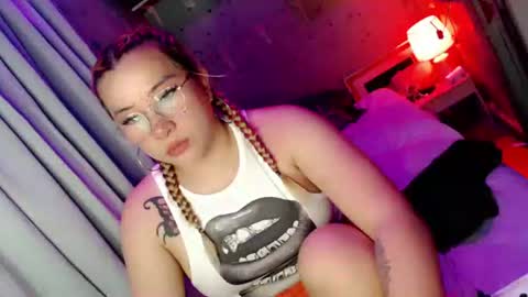 Snapshot of xxmariabig6xx chatting on June 2026 01:15:01 PM xxmariabig6xx online show from June 2026 01:15:01 PM