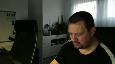 Eddi online show from October 2025 05:52:02 AM