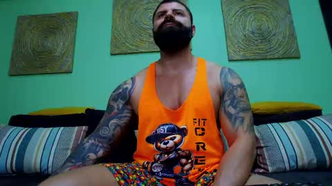 Snapshot of xxtreamleonard chatting on May 2026 04:18:01 AM Xtream Leonard online show from May 2026 04:18:01 AM