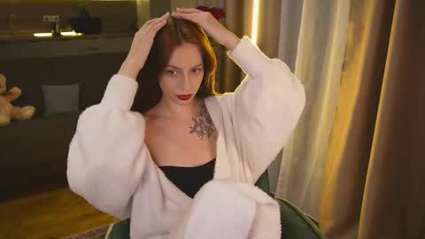 Molly online show from November 2025 03:00:02 PM