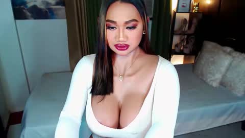 Snapshot of xxxgiganticoliviacummerxxx chatting on January 2025 06:08:02 PM OLIVIA online show from January 2025 06:08:02 PM