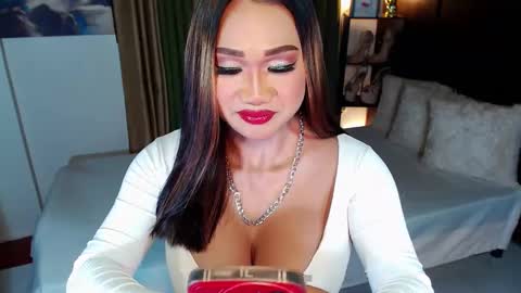 Snapshot of xxxgiganticoliviacummerxxx chatting on February 2025 06:56:02 PM OLIVIA online show from February 2025 06:56:02 PM