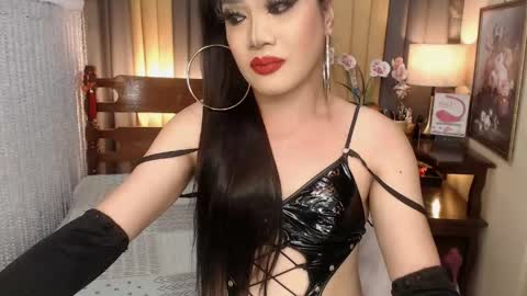 QUEENCY online show from April 2026 06:46:01 AM