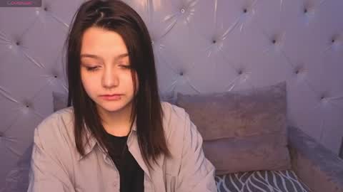 foxy online show from April 2026 09:35:02 AM