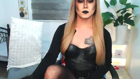 Snapshot of xyournightmarequeenx chatting on July 2026 05:50:02 PM QueenMarina online show from July 2026 05:50:02 PM