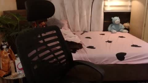 Snapshot of xyourtastyprincess chatting on February 2025 06:46:01 AM Angela online show from February 2025 06:46:01 AM