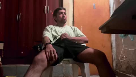 Snapshot of y0ungwithbrowndick chatting on January 2025 10:06:01 AM BROWN DICK online show from January 2025 10:06:01 AM