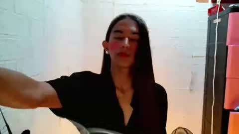 Snapshot of y_spicyhotbella chatting on December 2025 12:31:02 PM Bella online show from December 2025 12:31:02 PM