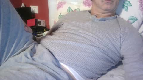 Snapshot of yahe2010 chatting on January 2025 03:06:02 AM grillino online show from January 2025 03:06:02 AM