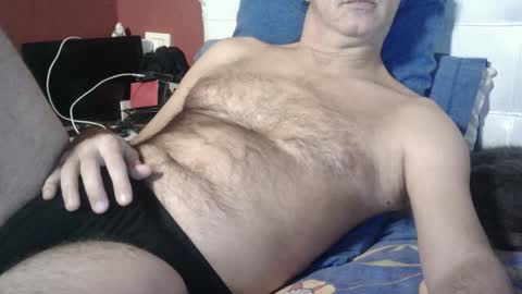 Snapshot of yahe2010 chatting on February 2025 01:11:01 AM grillino online show from February 2025 01:11:01 AM