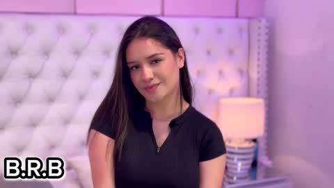 Snapshot of yaky_ chatting on January 2025 05:33:02 PM Yakeline online show from January 2025 05:33:02 PM