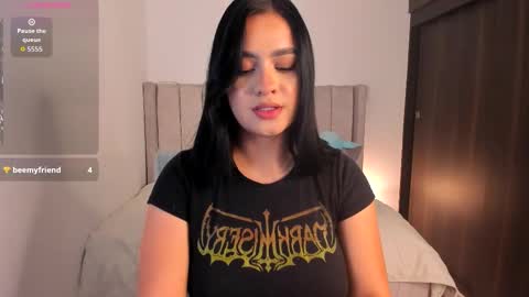 Snapshot of yaky_ chatting on September 2025 12:22:02 AM Yakeline online show from September 2025 12:22:02 AM