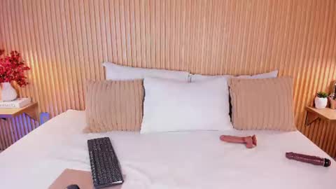 Snapshot of yalezka_ chatting on June 2026 04:43:02 AM Yalezka online show from June 2026 04:43:02 AM