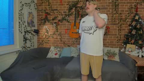 Mia and Andry  online show from January 2026 12:51:01 PM