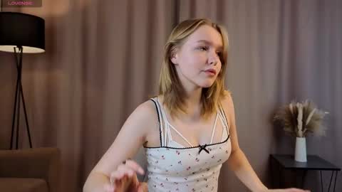 Kate online show from October 2025 03:01:01 PM