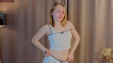 Kate online show from November 2025 01:11:02 PM