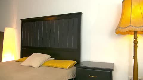 yanira_ass_ online show from February 2026 05:00:01 AM