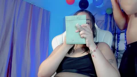 Snapshot of yankeeandisa chatting on October 2025 03:18:02 AM YANKEE AND ISA online show from October 2025 03:18:02 AM