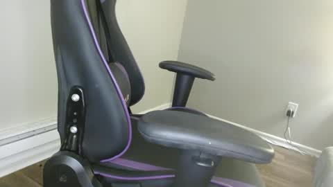 Snapshot of yarabrynnn chatting on December 2024 06:22:01 PM YARA online show from December 2024 06:22:01 PM