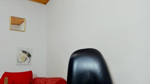 Snapshot of yasmin_goldenst chatting on December 2025 10:46:02 AM Yasemin online show from December 2025 10:46:02 AM