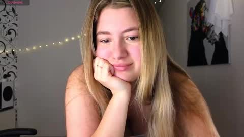 Snapshot of yasyaaa chatting on February 2025 02:28:02 AM Yasyaa  online show from February 2025 02:28:02 AM