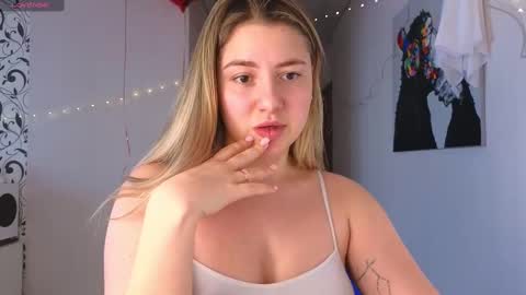 Snapshot of yasyaaa chatting on February 2025 12:16:02 PM Yasyaa  online show from February 2025 12:16:02 PM