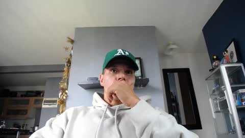 Snapshot of yatho_ chatting on December 2024 04:11:01 PM yahto online show from December 2024 04:11:01 PM