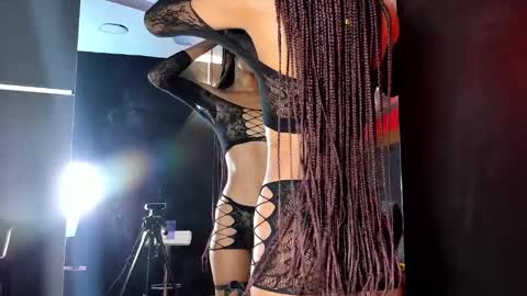 YAYA online show from January 2026 05:09:01 AM