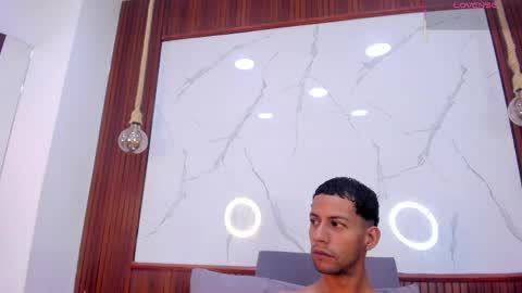 Snapshot of yayi_and_derek chatting on May 2026 11:41:02 AM yayi_and_derek online show from May 2026 11:41:02 AM