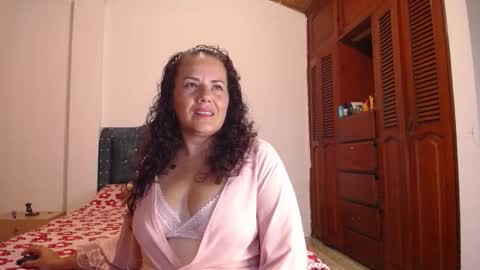 Snapshot of yazmin_mature chatting on October 2025 12:20:01 AM Jasmin online show from October 2025 12:20:01 AM