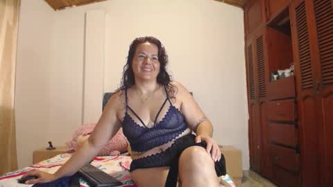 Snapshot of yazmin_mature chatting on November 2025 03:36:02 PM Jasmin online show from November 2025 03:36:02 PM