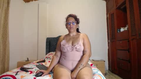 Snapshot of yazmin_mature chatting on November 2025 03:23:02 AM Jasmin online show from November 2025 03:23:02 AM