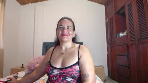 Snapshot of yazmin_mature chatting on November 2025 03:38:02 PM Jasmin online show from November 2025 03:38:02 PM