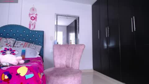 Jasmin online show from April 2026 07:18:01 PM