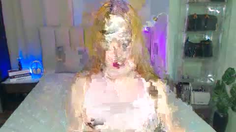 Snapshot of yazmin_shines chatting on September 2025 02:33:01 AM Yazzi online show from September 2025 02:33:01 AM