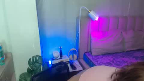 Snapshot of yazmin_shines chatting on November 2025 01:59:02 AM Yazzi online show from November 2025 01:59:02 AM