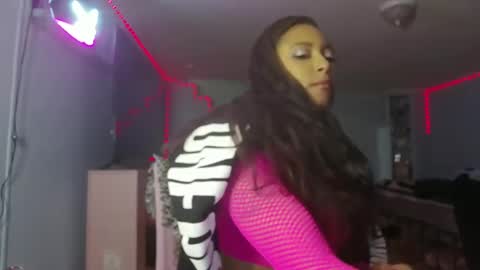 Snapshot of yazminroyal chatting on December 2024 08:13:01 AM Yazmin Royal online show from December 2024 08:13:01 AM